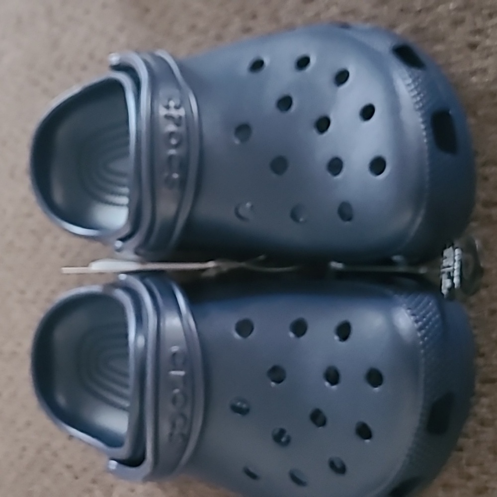 CROCS BRAND NAVY BLUE UNISEX CLASSIC CLOGS SIZE 7(M) OR 9(W)